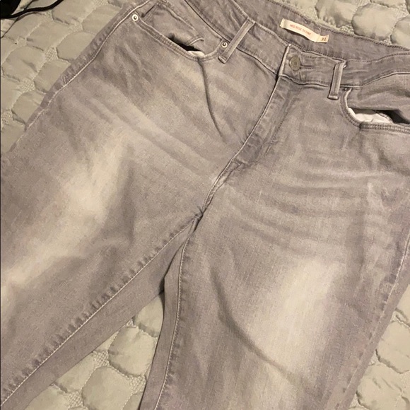 Vintage Levi Skinny Jeans - Picture 3 of 3